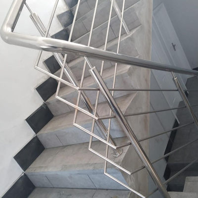 Le miroir a fini l'acier inoxydable Inox AISI 201 la balustrade à la maison de l'escalier 304 316