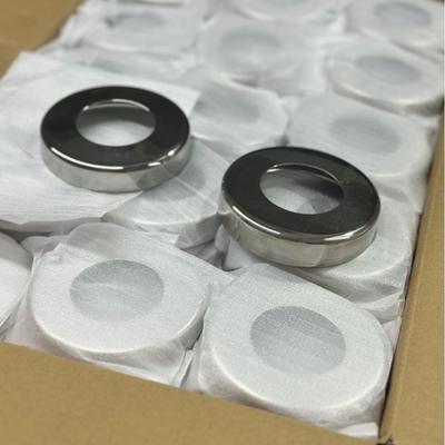 Cache de pied de poteau de garde-corps en acier inoxydable Inox compatible avec tubes ronds de 38 millimètres et 50 millimètres pour balustrades