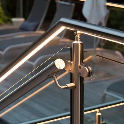 Garnitures de balustrade d'escalier en acier inoxydable et composants de main courante en verre
