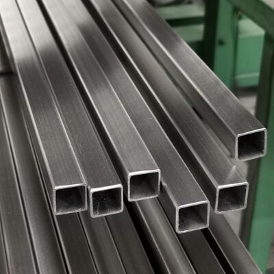 0.6 mm-3,5 mm Épaisseur miroir Satin Surface 201 304 316 Grade 30mmx30mm tubes en acier inoxydable carrés