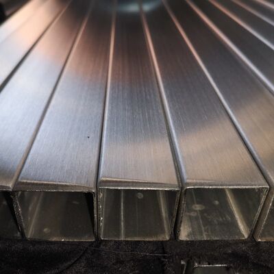 SUS 201 304 316 miroir satin fini tuyau soudé en inox 0,7 mm-3,5 mm épaisseur tube carré en acier inoxydable 40 mmx40 mm